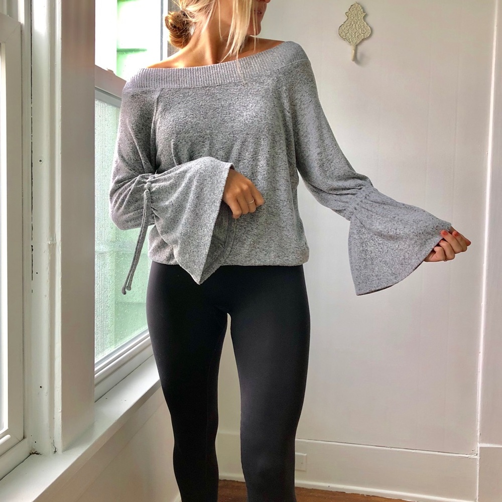 Express sweater with ruffle sleeves 🥰